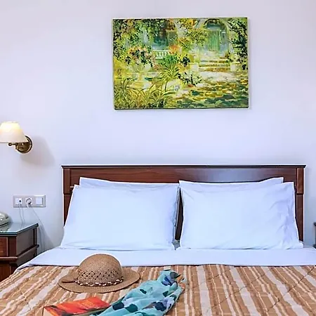Katerina Hotel 3*